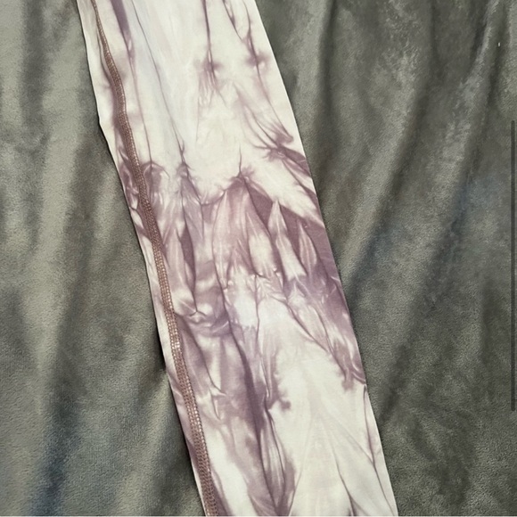 Mono B Lavender Leggings - Picture 3 of 5